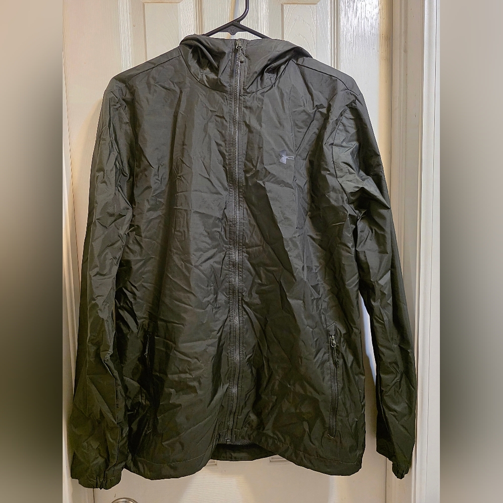 EUC Men's Under Armour Army Green Windbreaker